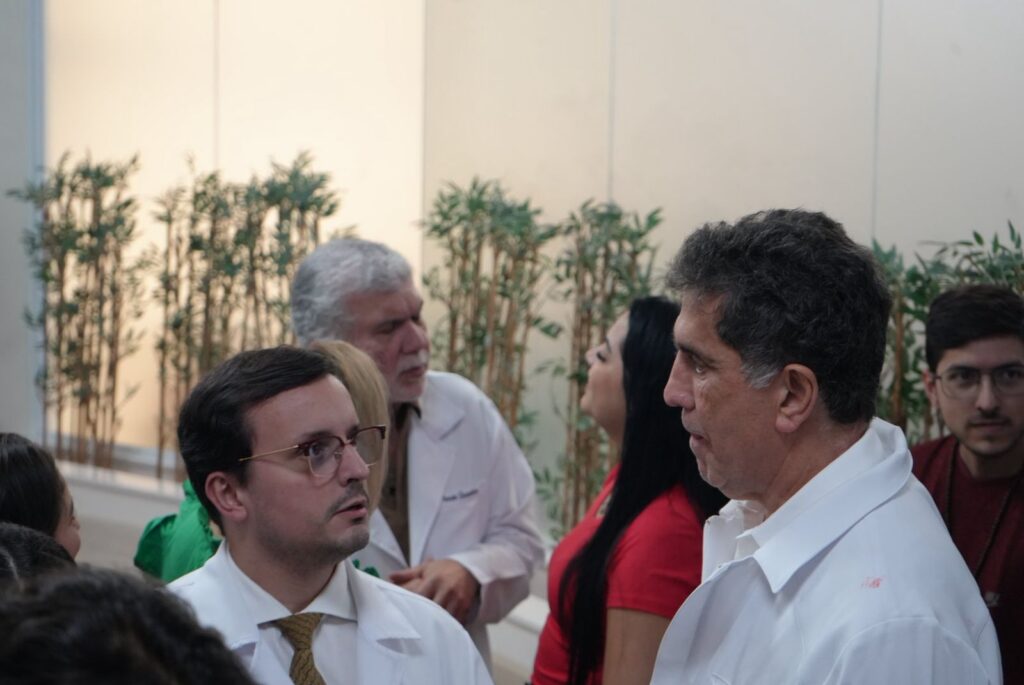 WhatsApp-Image-2025-12-04-at-15.52.57-1024x685 37 anos de saúde acessível para comemorar