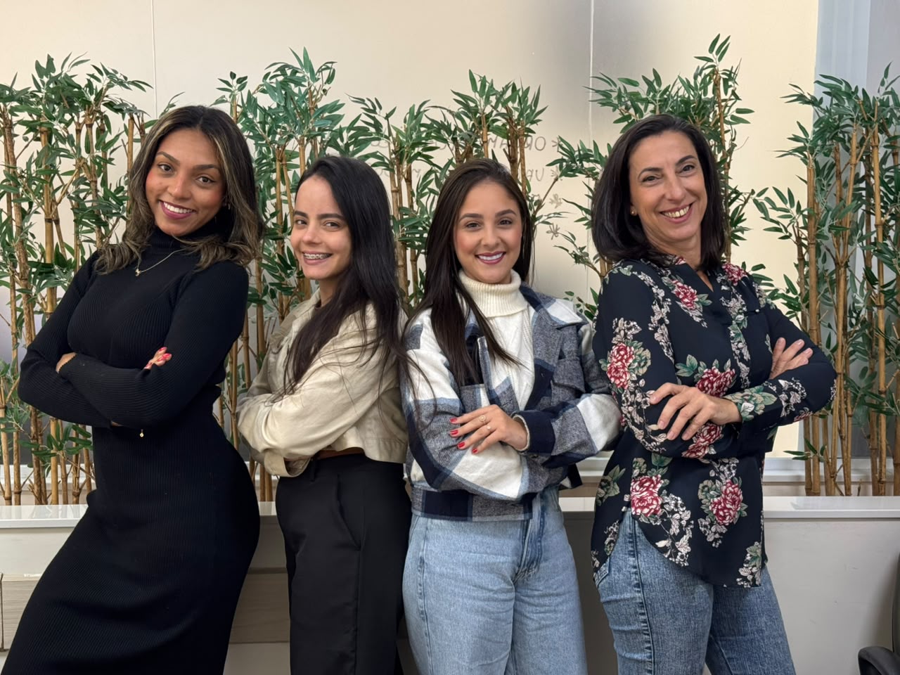 Thayna, Esther, Tiffany e Gloria, o time de RH da Fares